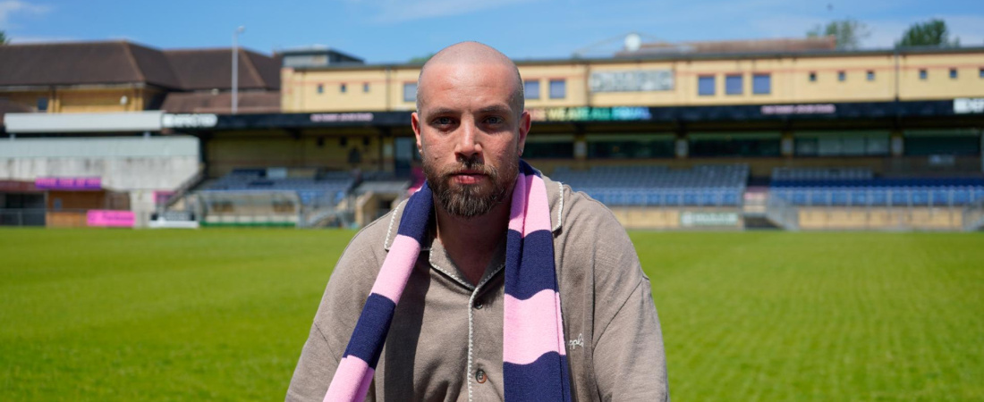 Midfielder Samir Carruthers signs for the Hamlet
