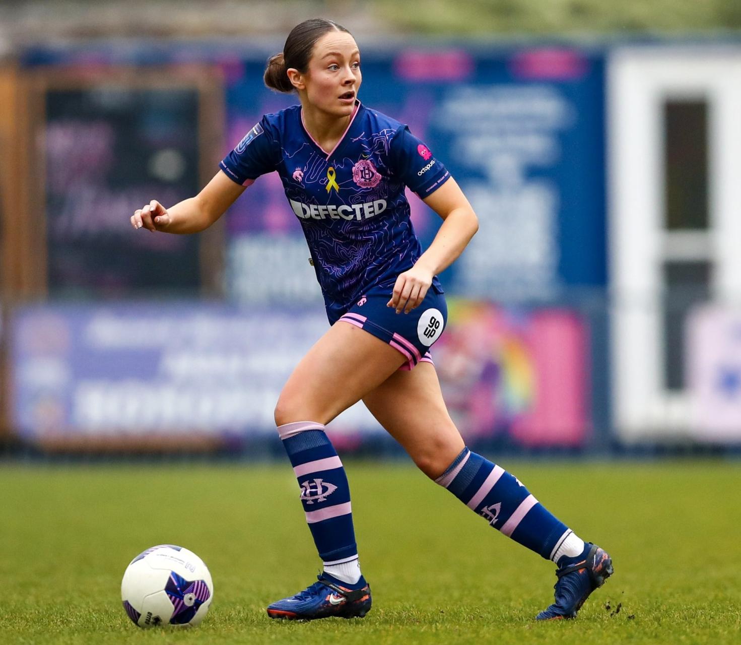 Jodie Lodge signs ahead of the 25/26 season