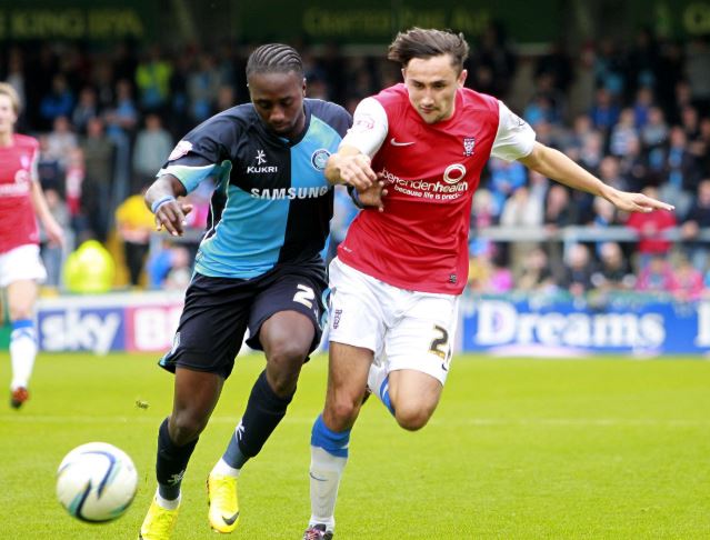 Marvin McCoy signs for Dulwich Hamlet