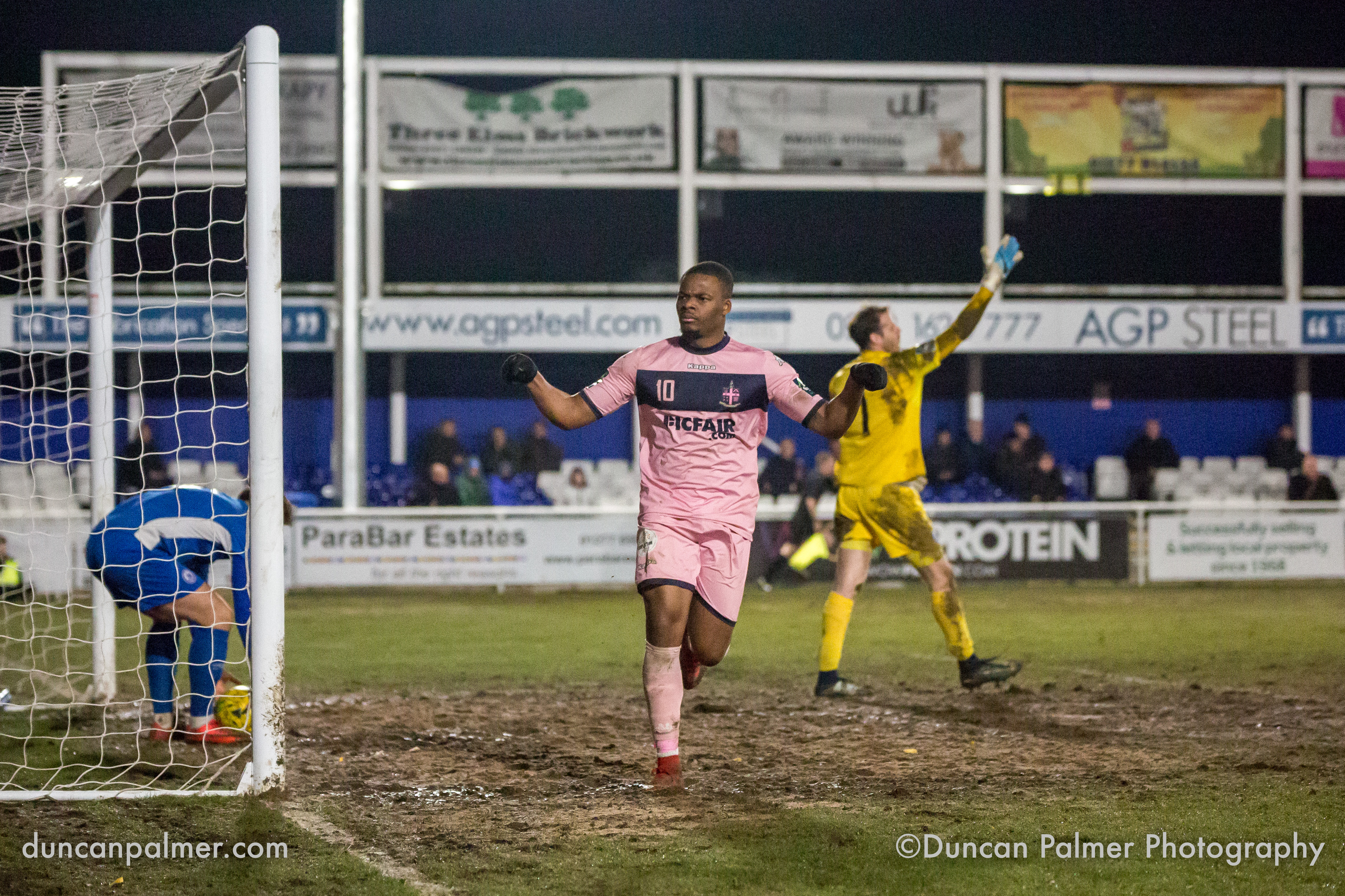 Dipo Akinyemi departs Dulwich for Braintree